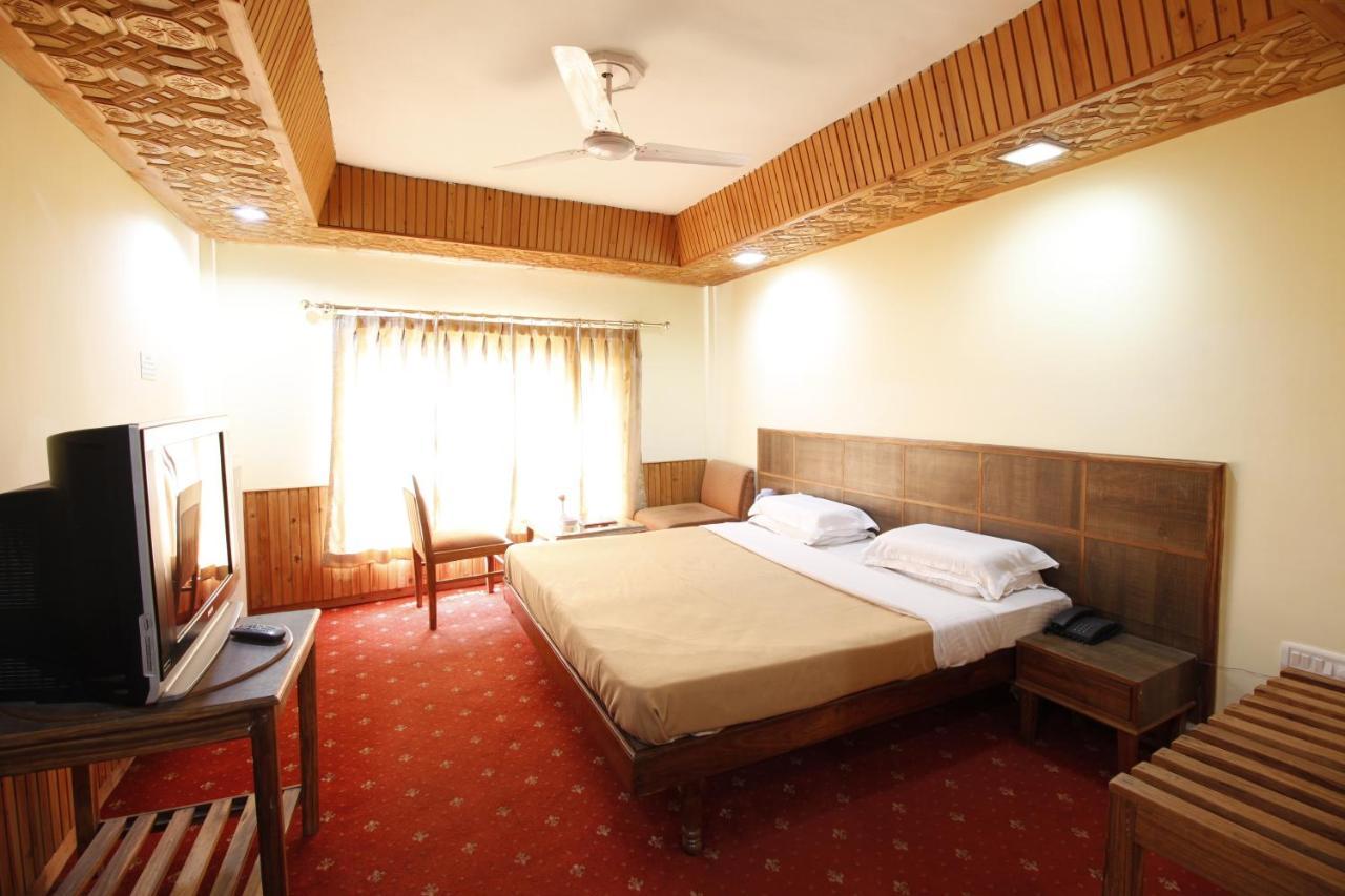 Vardaan Hotels - Patnitop Room photo