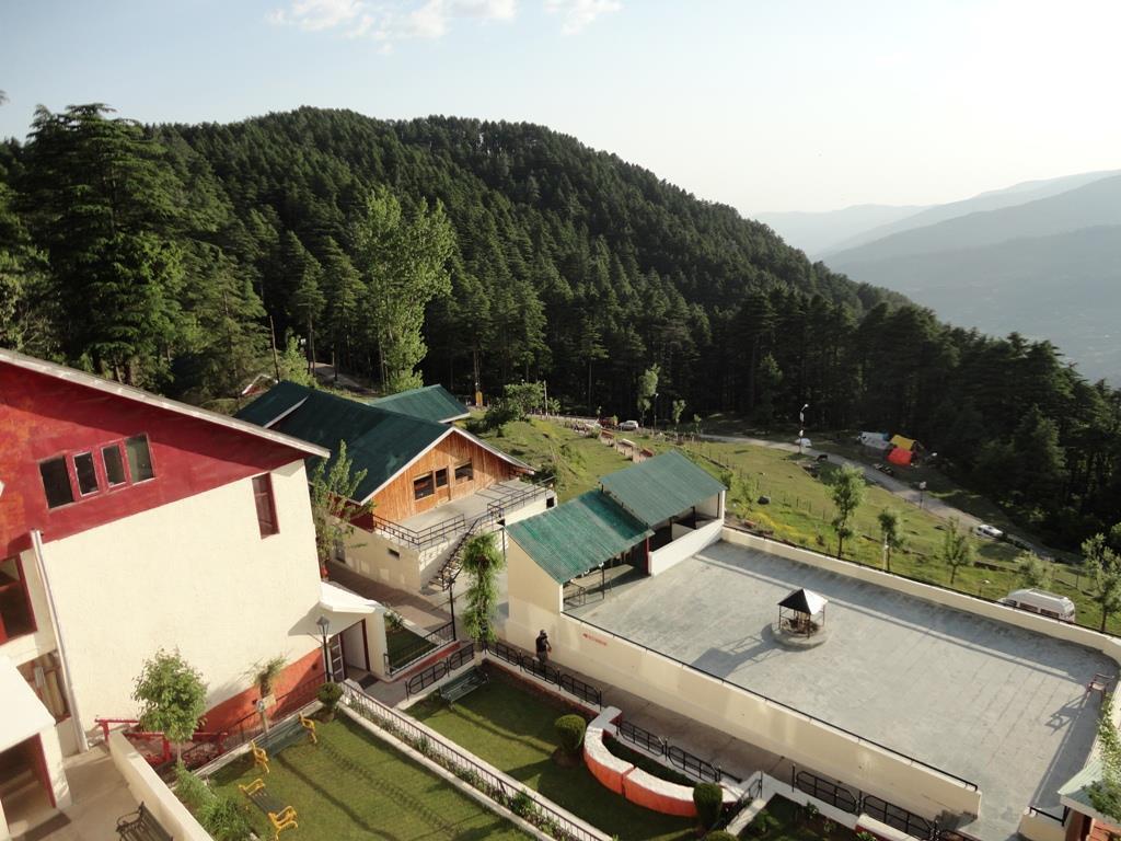 Vardaan Hotels - Patnitop Exterior photo